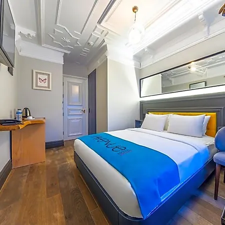 Taksim Avenue 3*