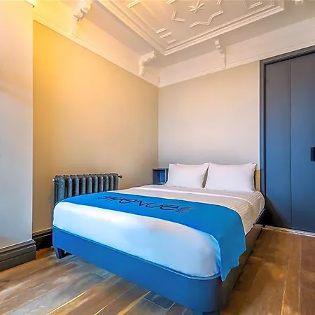 Taksim Avenue 3*